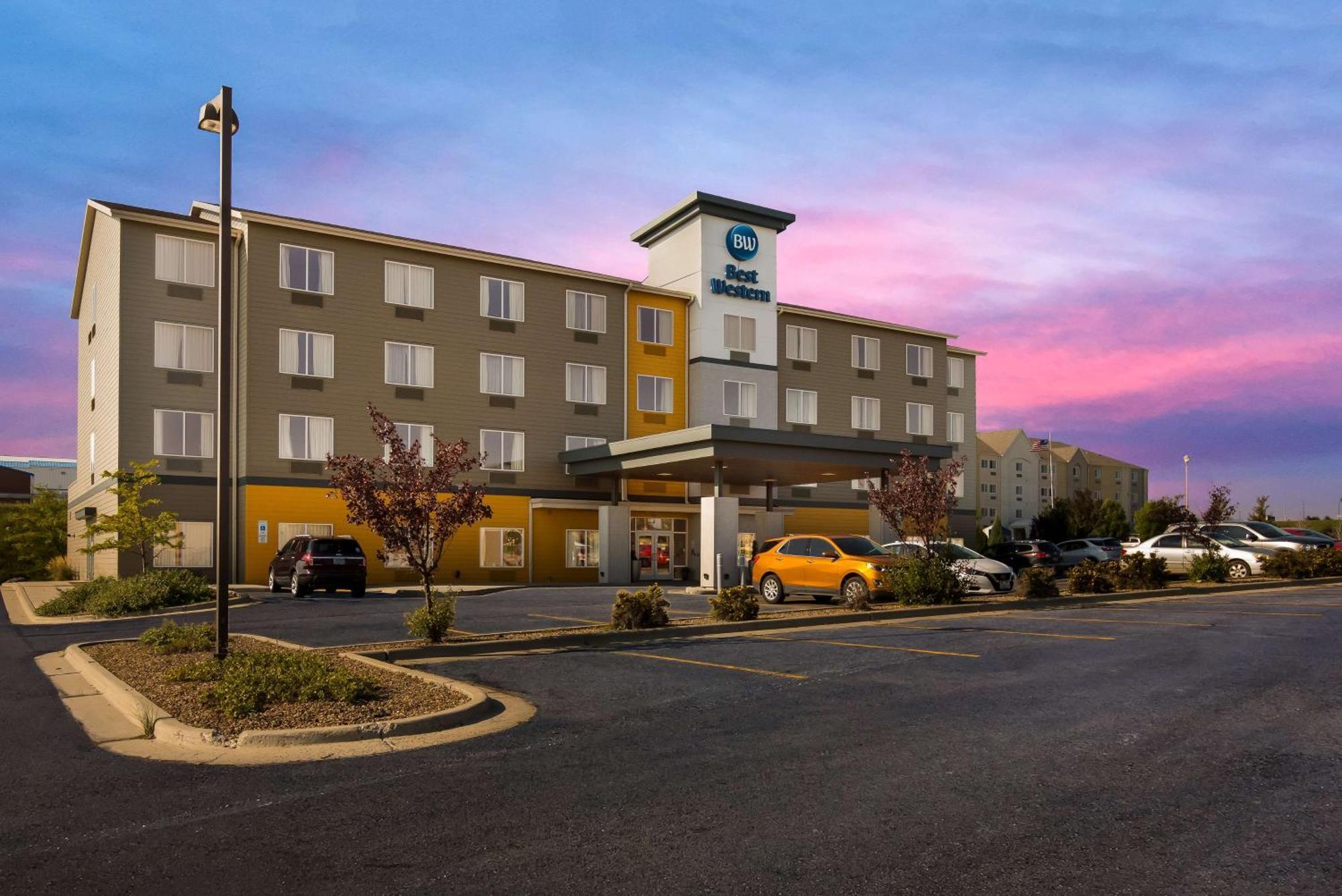 Best Western Roosevelt Place Bismarck Exterior foto